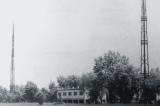 Во 1933 година, предавателот и антенскиот систем биле преместени на брегот на реката Сава