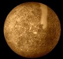 Композитна слика на Меркур снимена од леталото Маринер 10