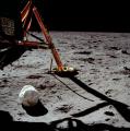 Првата фотографија на Нил Армстронг направена од површината на Месечината