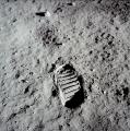 Отисок на стапало во правот на Месечината