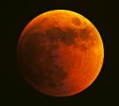 Фотографија од целосното затемнување на Месечината во 2011 година