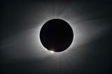 Моментот на целосното затемнување на Сонцето