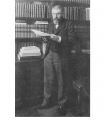 Анри Поанкаре во неговата библиотека
