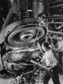 Производство гуми за камион во 40-тите години од минатиот век