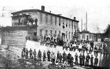 Првата фабрика за сијалици со блескаво светло на Едисон во  Менло Парк, Њујорк, 1880 година