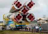 Ракетата Сојуз на пат кон лансирната рампа на космодромот во Француска Гвајана