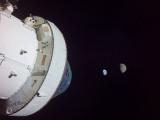 Во моментот кога Орион беше во најдалечната точка од неговата орбита неговите камери направија неколку снимки од Земјата и Месечината заедно.