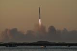 Огромната ракета Starship на SpaceX полетува од Ѕвездената база во Бока Чика, Тексас, во саботата 18 ноември 2023 година
